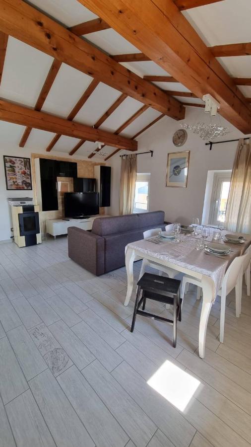 Ferienwohnung Casa Elsa Torri Del Benaco Exterior foto